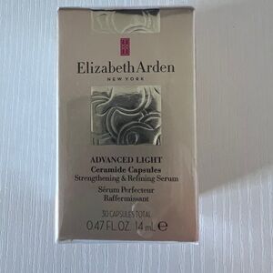 New in Box Elizabeth Arden Advanced Light Ceramide Capsules